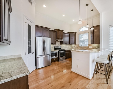 2016 Sabine Street - Photo Thumbnail 9