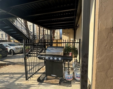 621 21st Street - Photo Thumbnail 21
