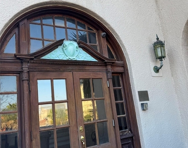 621 21st Street - Photo Thumbnail 1