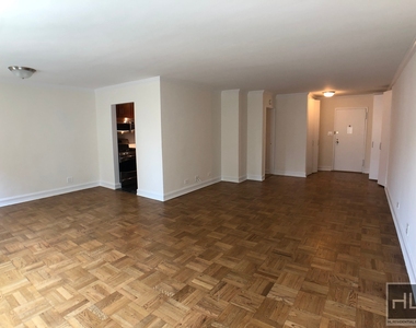 East 71st Street - Photo Thumbnail 1