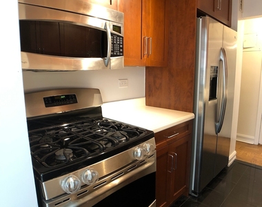 East 71st Street - Photo Thumbnail 2