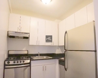 East 55 Street - Photo Thumbnail 2