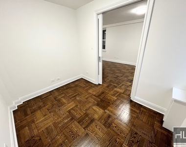 East 55 Street - Photo Thumbnail 1