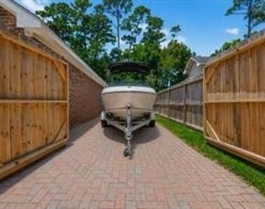 3319 Hemingway Drive - Photo Thumbnail 1