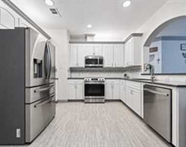 3319 Hemingway Drive - Photo Thumbnail 8