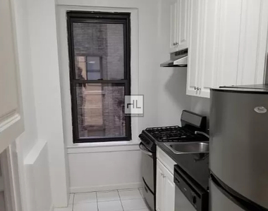 West 55 Street - Photo Thumbnail 2