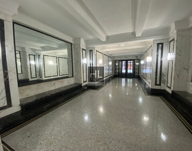 West 55 Street - Photo Thumbnail 4