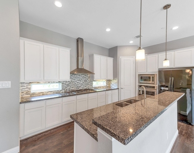 2416 Emancipation Ave - Photo Thumbnail 20