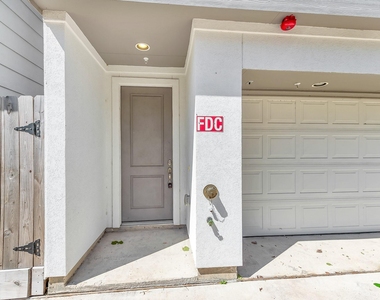 2416 Emancipation Ave - Photo Thumbnail 28