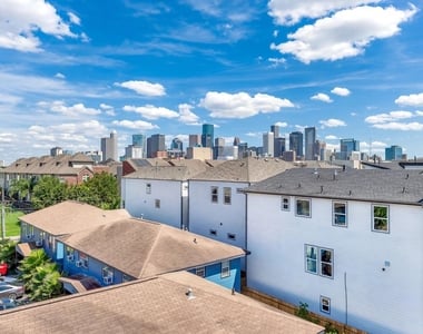 2416 Emancipation Ave - Photo Thumbnail 1