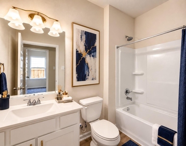1913 N Riverside Circle - Photo Thumbnail 15