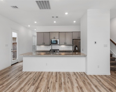 650 Aspen Falls Ct - Photo Thumbnail 7