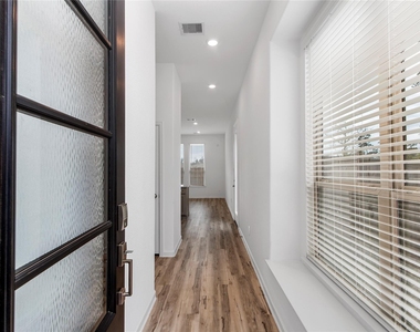 650 Aspen Falls Ct - Photo Thumbnail 24