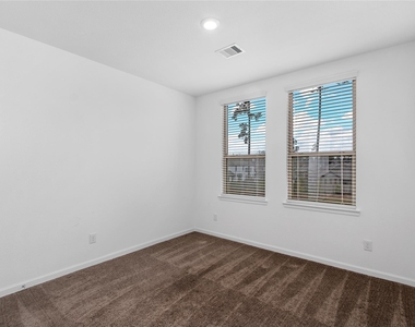 650 Aspen Falls Ct - Photo Thumbnail 18