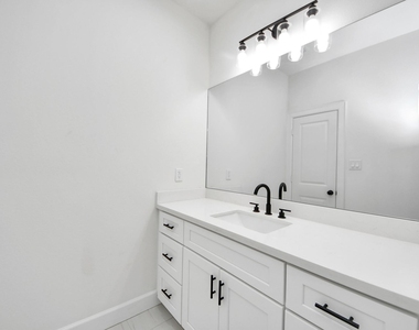 8316 Corinth Street - Photo Thumbnail 21