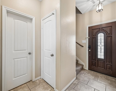 8914 Eldorado Glen Drive - Photo Thumbnail 3