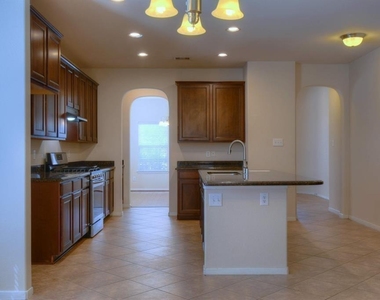 4711 Bellows View Drive - Photo Thumbnail 8