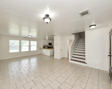 6723 Stonecross Creek Lane - Photo Thumbnail 4