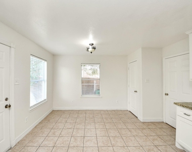 6723 Stonecross Creek Lane - Photo Thumbnail 15