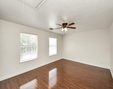 6723 Stonecross Creek Lane - Photo Thumbnail 24