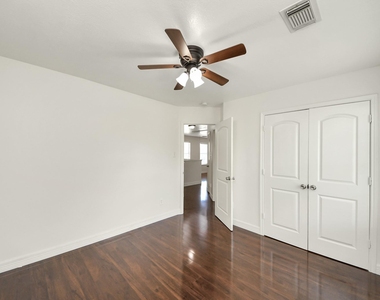 6723 Stonecross Creek Lane - Photo Thumbnail 27