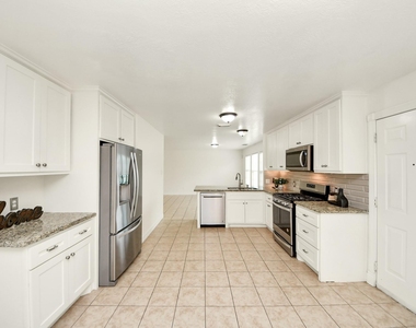 6723 Stonecross Creek Lane - Photo Thumbnail 10