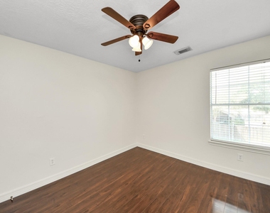 6723 Stonecross Creek Lane - Photo Thumbnail 18