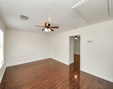 6723 Stonecross Creek Lane - Photo Thumbnail 32