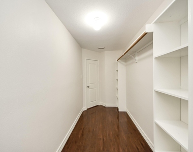 6723 Stonecross Creek Lane - Photo Thumbnail 23