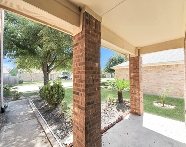 6723 Stonecross Creek Lane - Photo Thumbnail 3