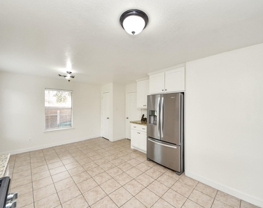 6723 Stonecross Creek Lane - Photo Thumbnail 13