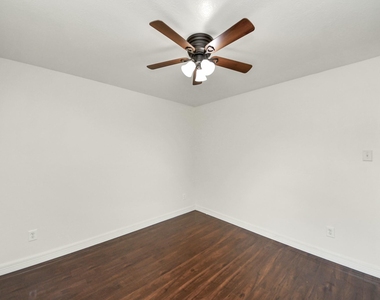 6723 Stonecross Creek Lane - Photo Thumbnail 30