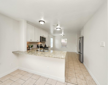 6723 Stonecross Creek Lane - Photo Thumbnail 8