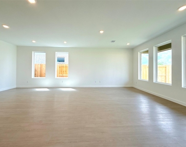 31906 Blossom Lane - Photo Thumbnail 7