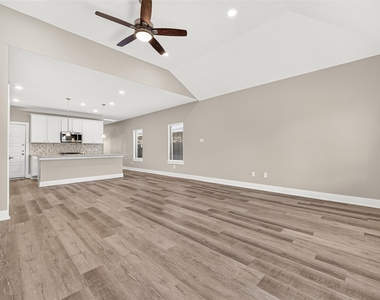 10546 Preserve Way - Photo Thumbnail 5