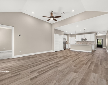 10546 Preserve Way - Photo Thumbnail 4