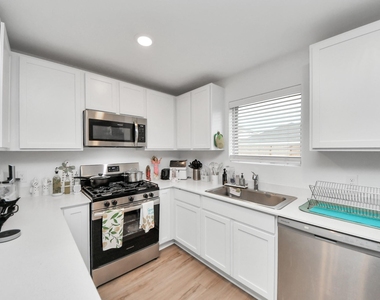 3016 Courtney Coral Lane - Photo Thumbnail 14