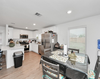 3016 Courtney Coral Lane - Photo Thumbnail 22