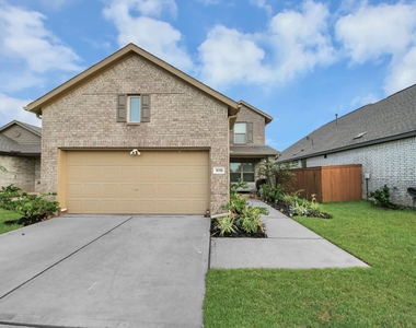 3016 Courtney Coral Lane - Photo Thumbnail 2