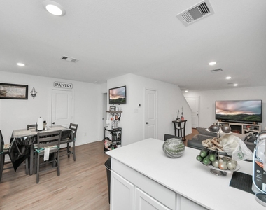3016 Courtney Coral Lane - Photo Thumbnail 26