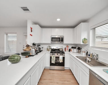 3016 Courtney Coral Lane - Photo Thumbnail 36