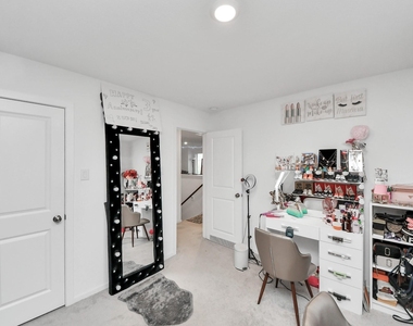 3016 Courtney Coral Lane - Photo Thumbnail 37