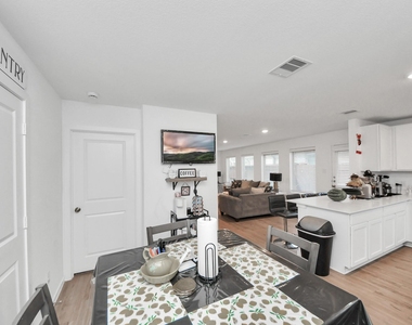 3016 Courtney Coral Lane - Photo Thumbnail 31