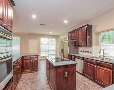6517 Forest Park - Photo Thumbnail 3