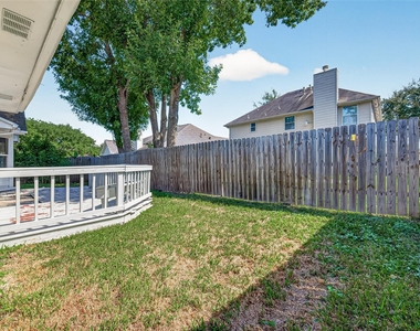 12207 Pamela Sue Court - Photo Thumbnail 2