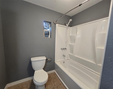 5318 Avenue P 1/2 - Photo Thumbnail 4