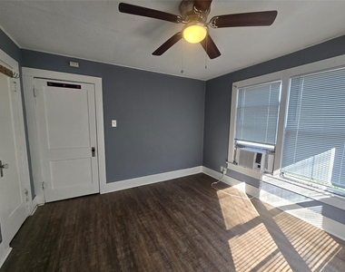 5318 Avenue P 1/2 - Photo Thumbnail 3