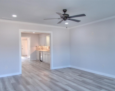 415 Perkins Avenue - Photo Thumbnail 15