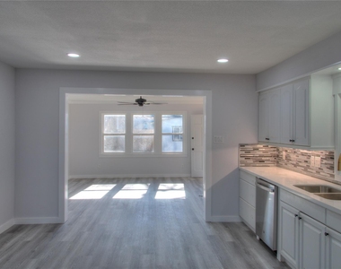 415 Perkins Avenue - Photo Thumbnail 6