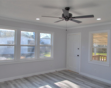 415 Perkins Avenue - Photo Thumbnail 7